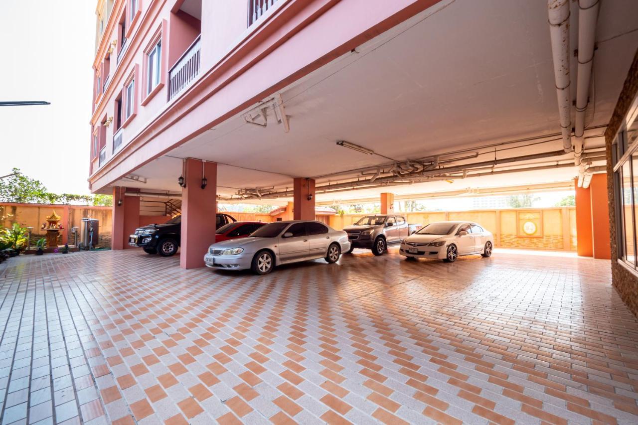 Reddoorz Navin Mansion 3 Pattaya Hotell Eksteriør bilde