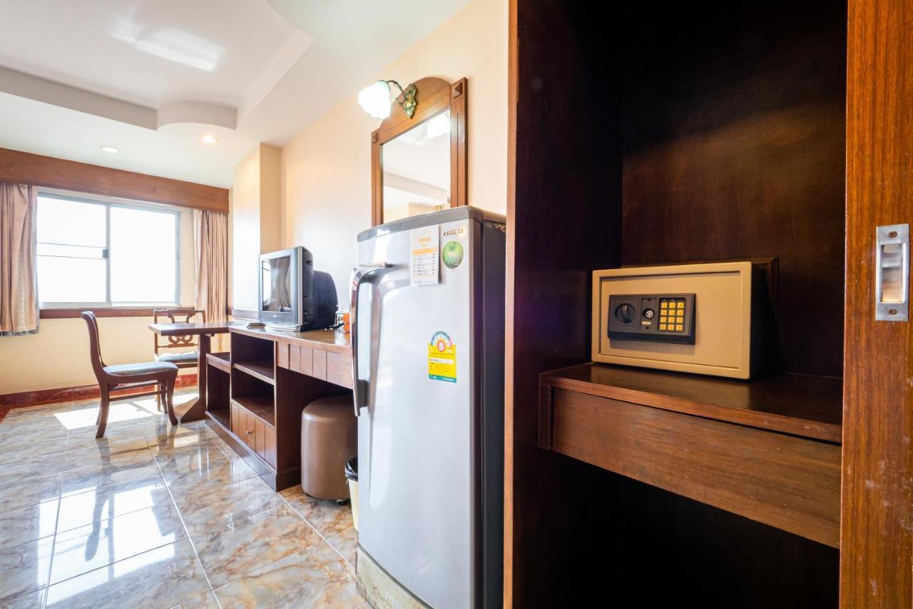 Reddoorz Navin Mansion 3 Pattaya Hotell Eksteriør bilde