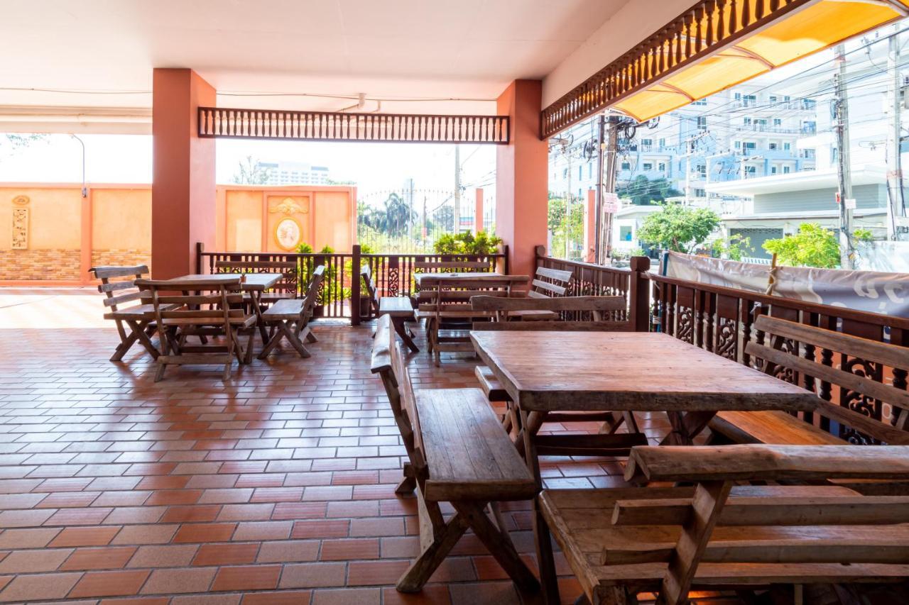 Reddoorz Navin Mansion 3 Pattaya Hotell Eksteriør bilde