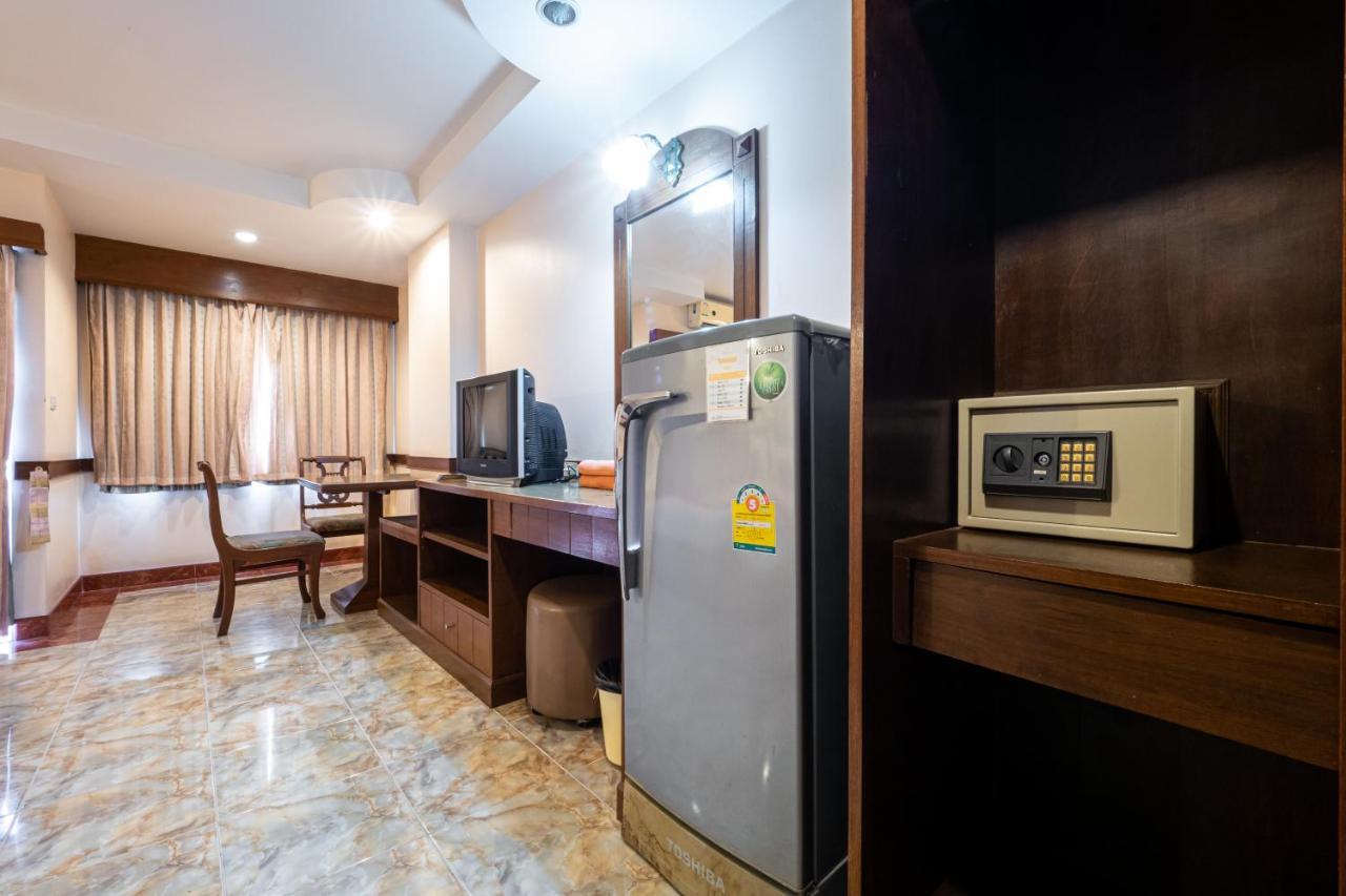 Reddoorz Navin Mansion 3 Pattaya Hotell Eksteriør bilde