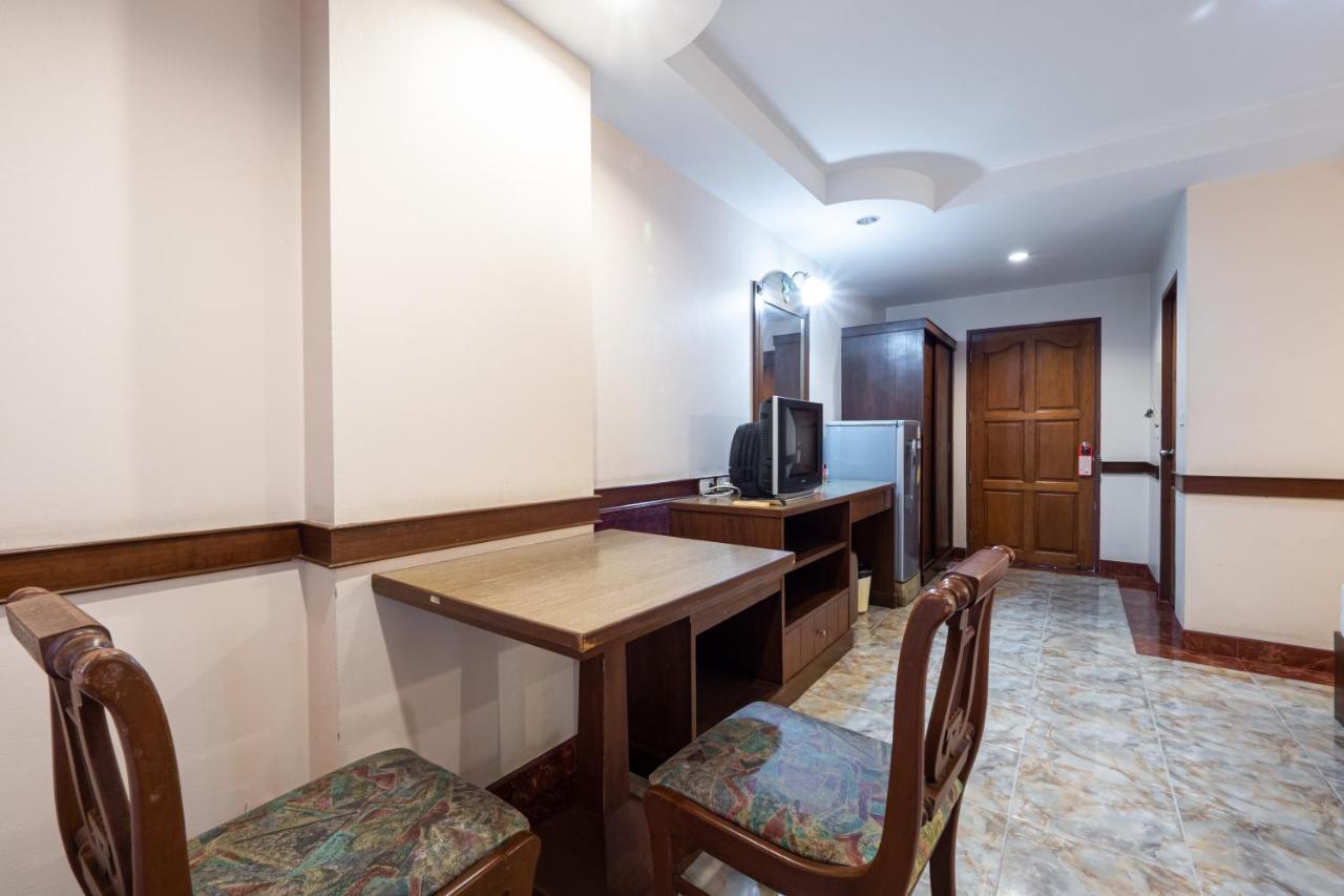 Reddoorz Navin Mansion 3 Pattaya Hotell Eksteriør bilde