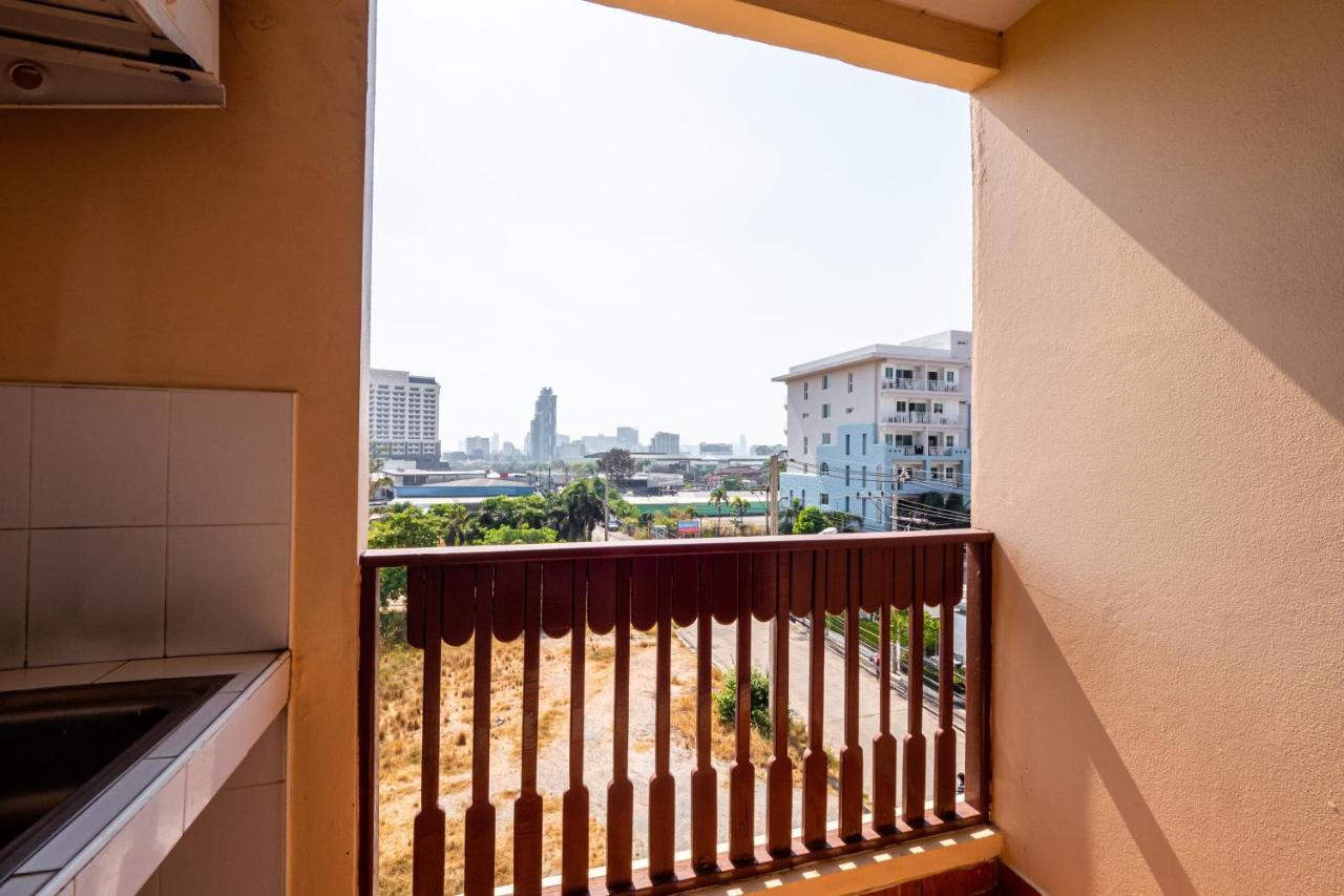 Reddoorz Navin Mansion 3 Pattaya Hotell Eksteriør bilde