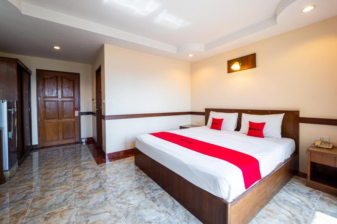 Reddoorz Navin Mansion 3 Pattaya Hotell Eksteriør bilde