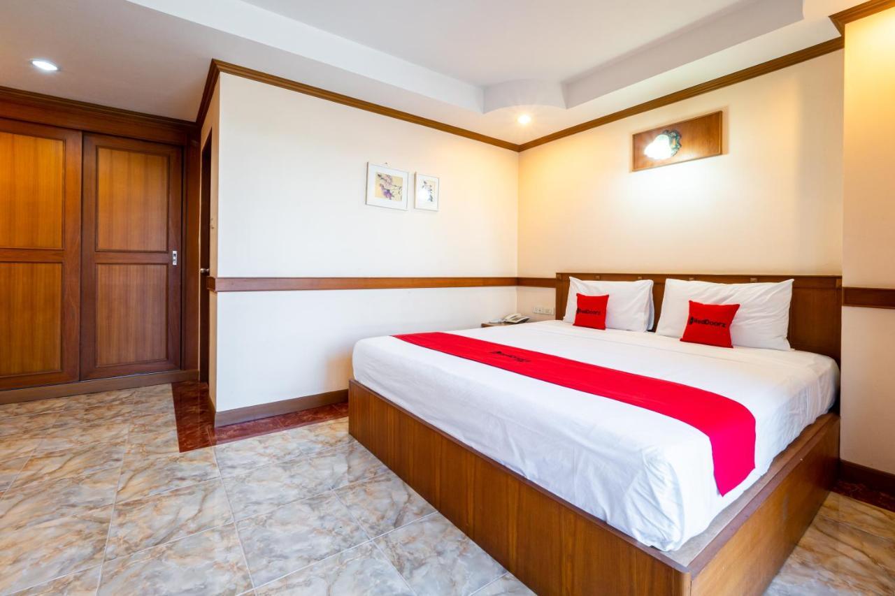 Reddoorz Navin Mansion 3 Pattaya Hotell Eksteriør bilde