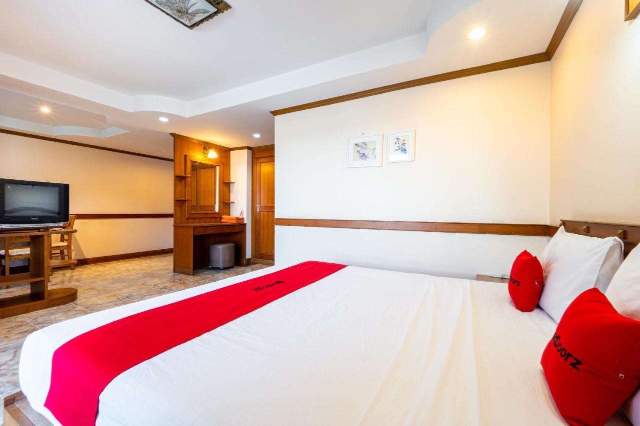 Reddoorz Navin Mansion 3 Pattaya Hotell Eksteriør bilde