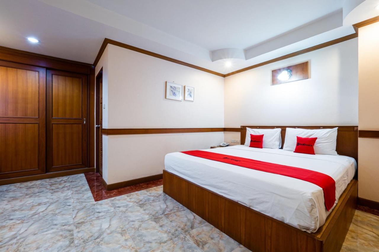Reddoorz Navin Mansion 3 Pattaya Hotell Eksteriør bilde