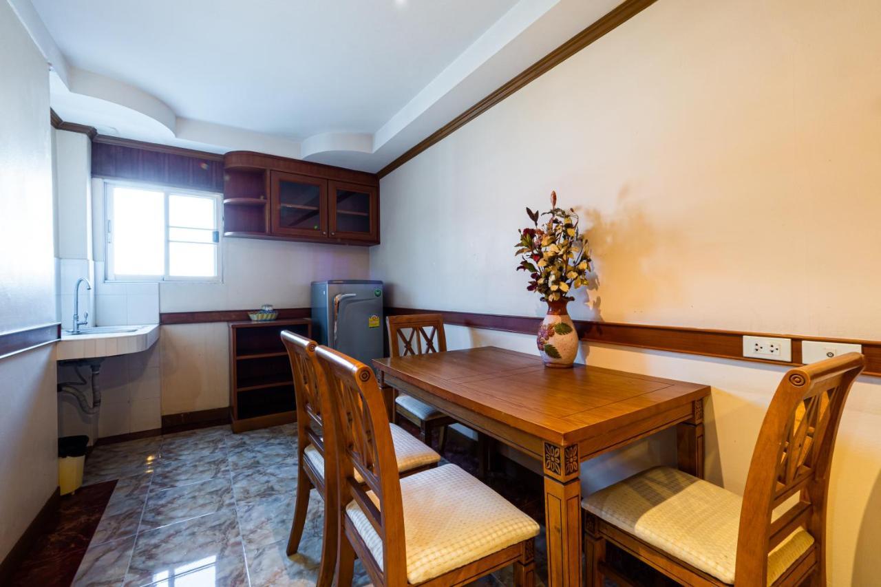 Reddoorz Navin Mansion 3 Pattaya Hotell Eksteriør bilde